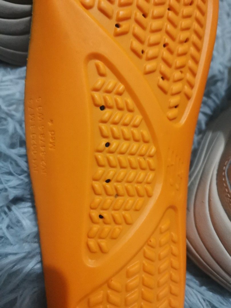 NEW BALANCE 928v3 hook and loop on Carousell