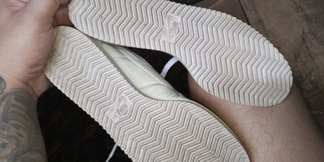 nike cortez platinum