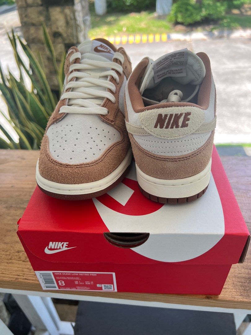 Nike Dunk Low Medium Curry (Category: Sneakers) located in Paranaque City. Submitted by y_420 (Listing ID 1242411430, Image 3). Description: Nike Dunk Low Medium Curry BNDS SNKRS Release Size 8US.