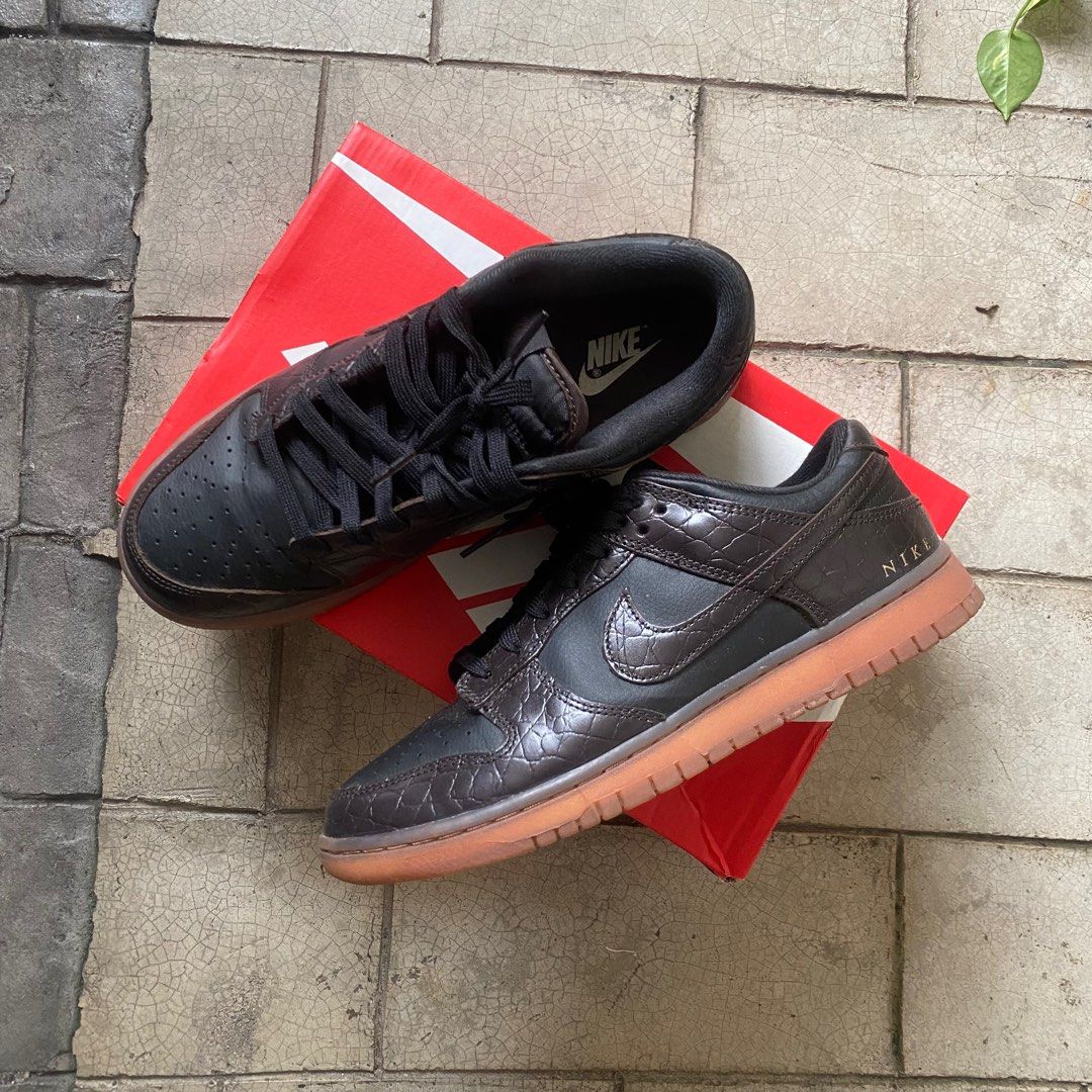 NIKE LOW DUNK VELVET BROWN BLACK Men s Fashion Footwear