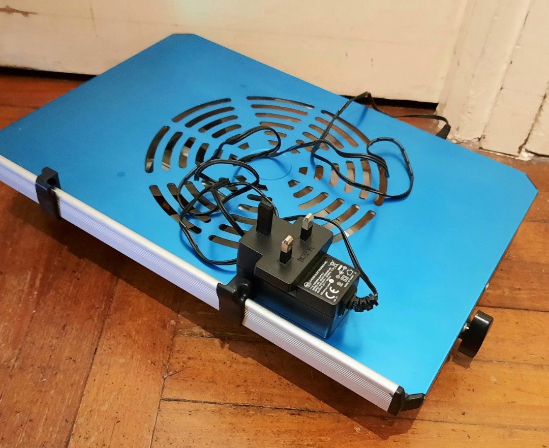 Notebook Cooler 散熱板, 風扇寧靜, 可調較高低. 相中notebook 只供參考. 太子或旺角交收, 電腦＆科技, 手提電腦 ...