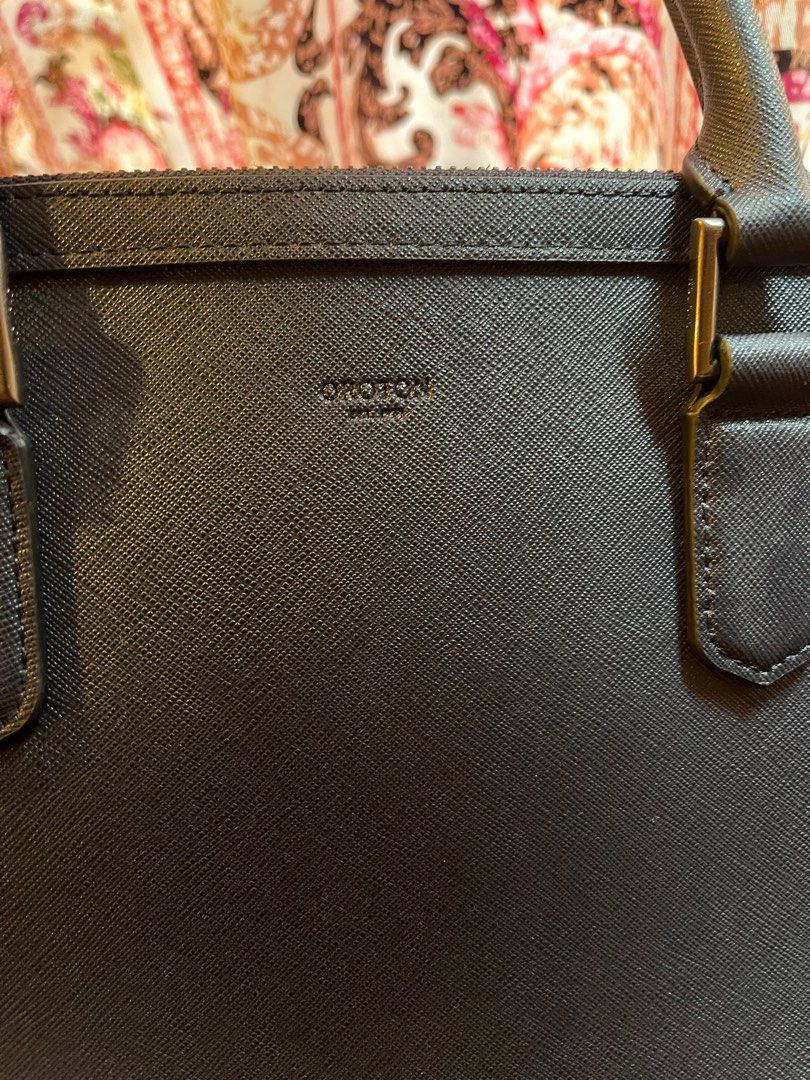 Oroton Laptop Bag, Luxury, Bags & Wallets on Carousell