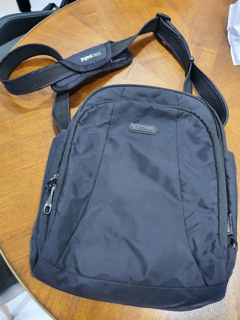 Pacsafe slingsafe 250 hot sale