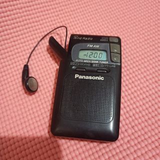PANASONIC MINI PORTABLE AM / FM RADIO ( SPEAKERS / HEADSET)