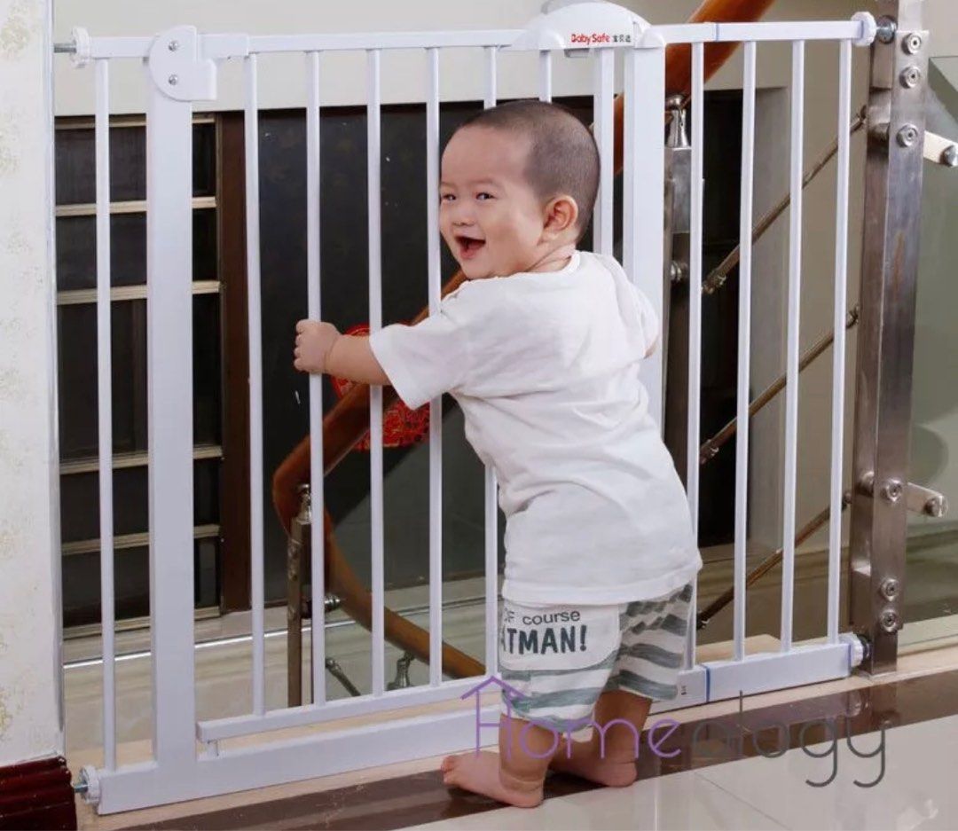 Retractable baby gate hotsell 200cm