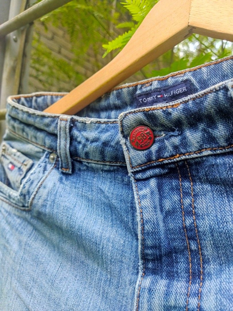 Rare Tommy Hilfiger Jeans The Mountain Lodge Men s Fashion