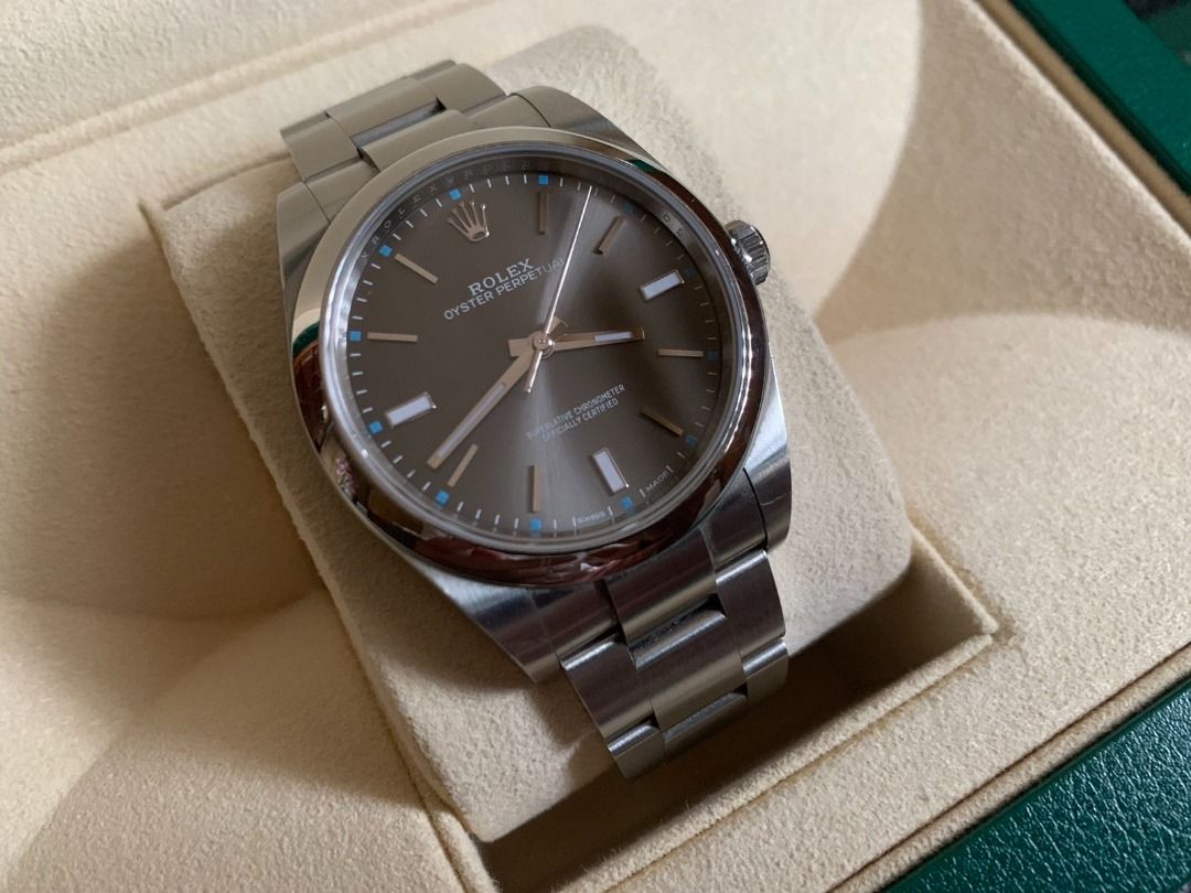 Rolex Oyster Perpetual 39 (Category: Luxury Watches) located in Manila. Submitted by clark.kent1 (Listing ID 1242454452, Image 3). Description: Rolex Oyster Perpetual 39mm Complete with Box and Papers In Good Condition 2020 Model Under Warranty Untill 2025.