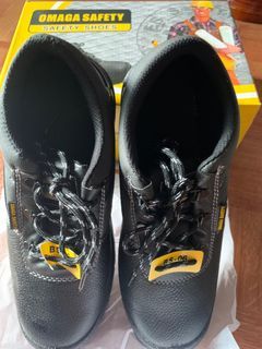 SAFETY SHOES FOR MEN (size 10)