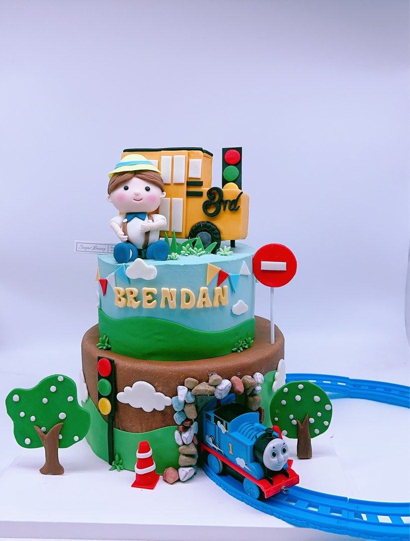 Sweet Kat's Creations: Thomas the Train Real Tunnel Cake