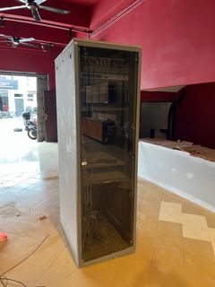 Server cabinet
