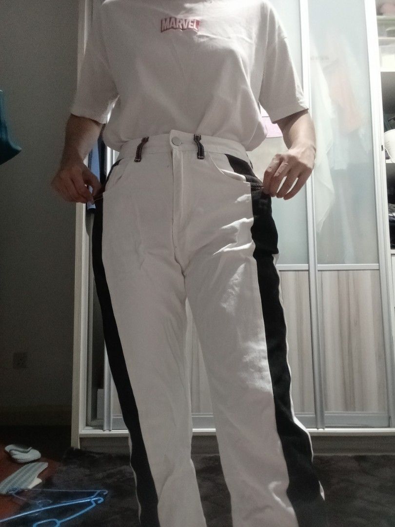 SHEIN WHITE JEANS WITH BLACK STRIPE