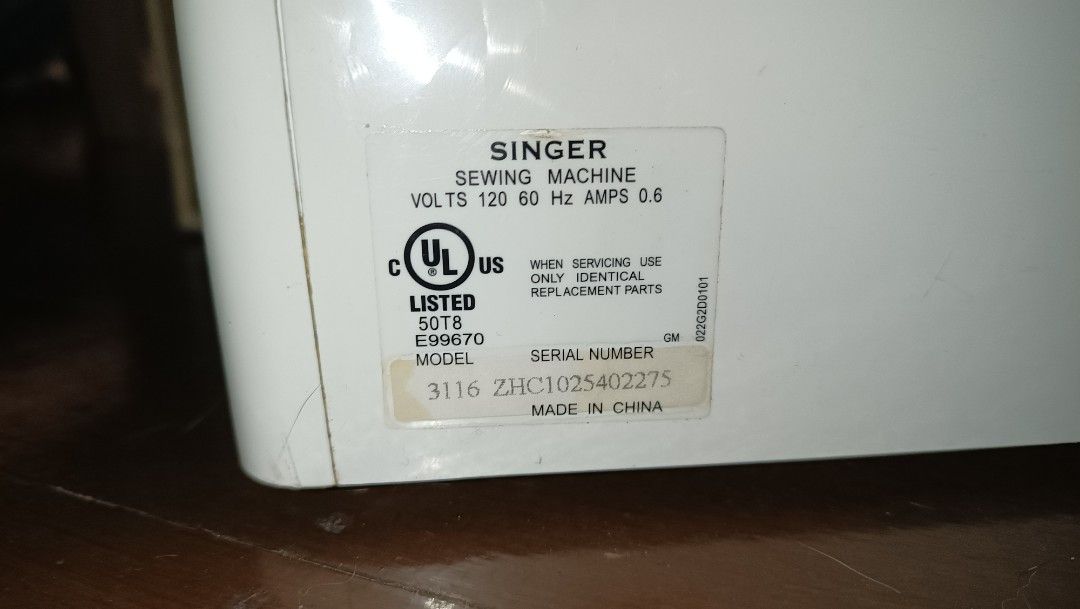 Singer sewing machine Model e99670, TV & Home Appliances, Other Home