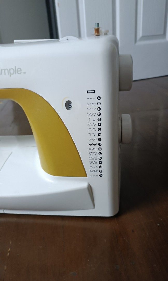 Singer sewing machine Model e99670, TV & Home Appliances, Other Home