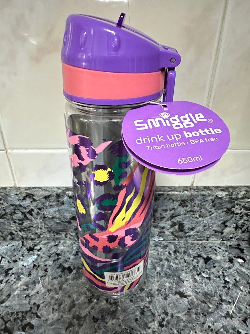 Smiggle water bottle 650ml, Furniture & Home Living, Kitchenware & Tableware, Water Bottles