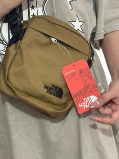 THE NORTH FACE Sling Bag Gold - Unisex