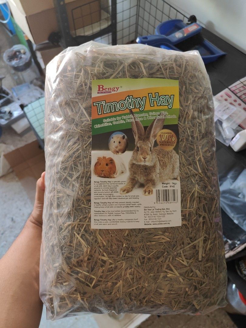 Timothy Hay & Guinea Pig Food, Pet Supplies, Pet Food on Carousell