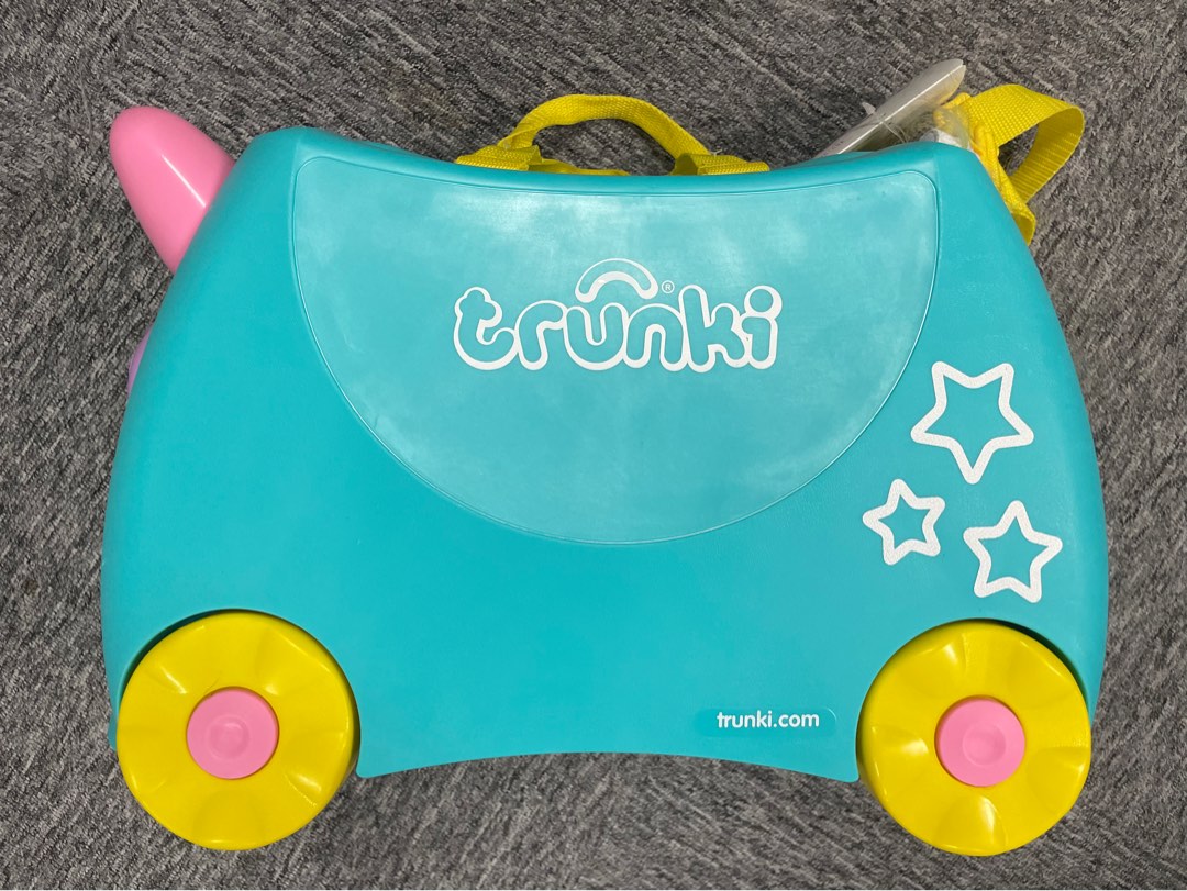 Trunki suitcase unicorn store