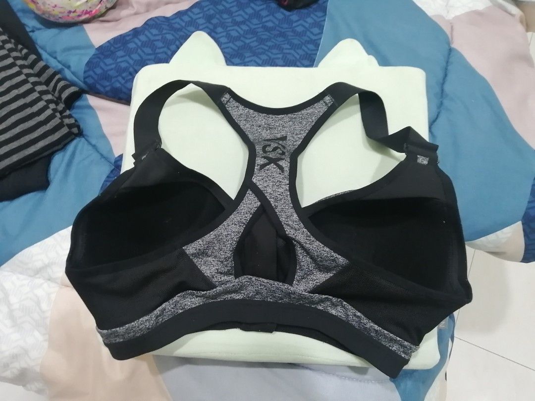 Victoria secret sports bra size 34D