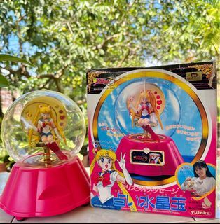 Vintage 1994 YUTAKA Sailor Moon/Sailormoon FORTUNE TELLING CRYSTAL BALL h:22cm (working) - Php 8,500  issue: damaged box, no battery cover and front plate