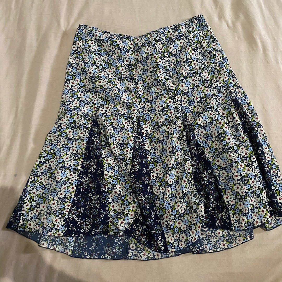 Vintage Floral Skirt Women s Fashion Bottoms Skirts on Carousell