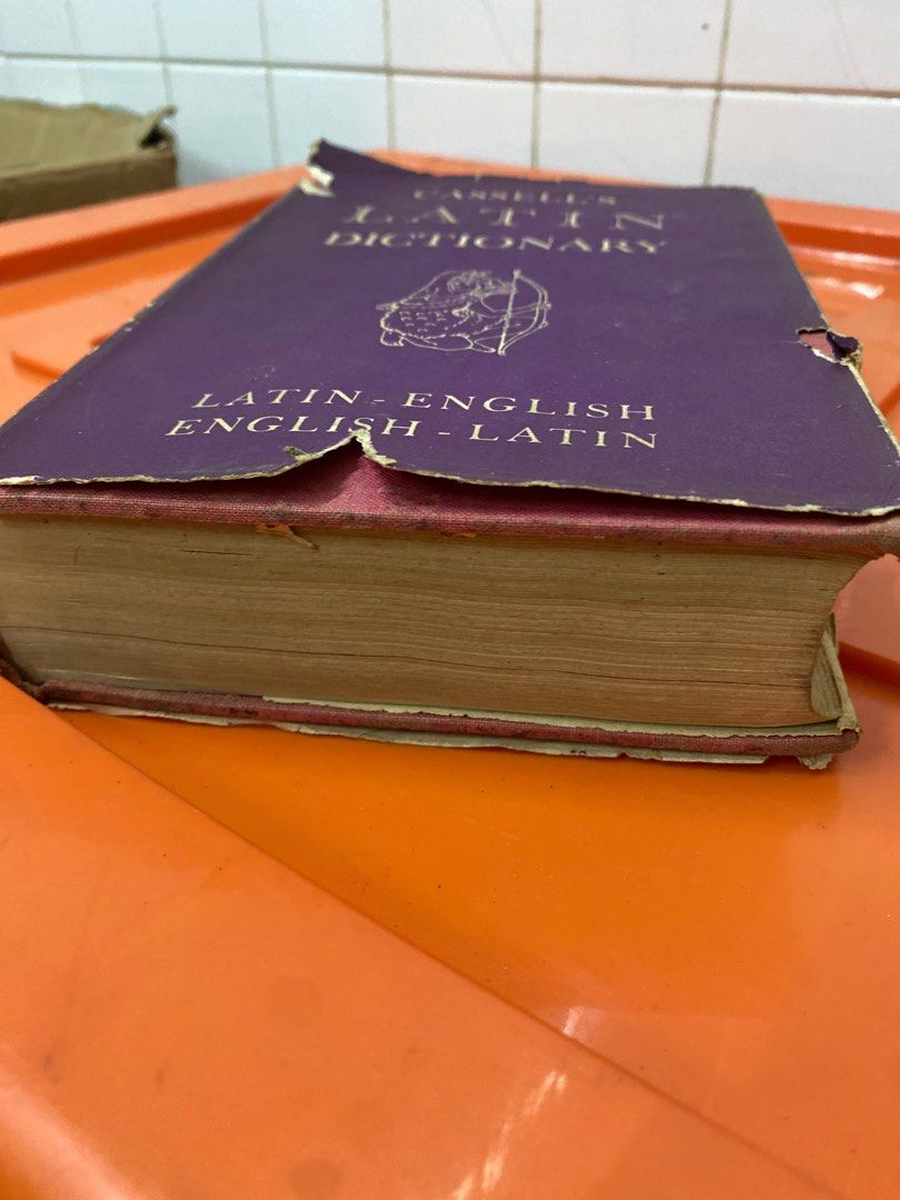 Vintage Latin Dictionary Book, Hobbies & Toys, Memorabilia