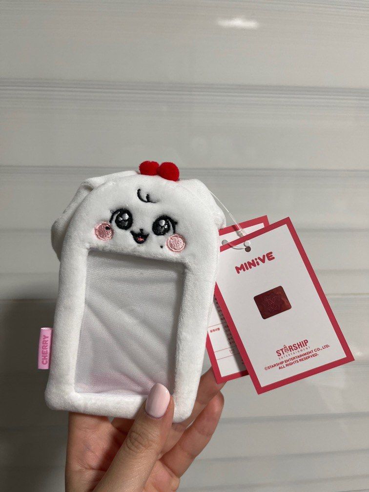UPDATED WTS] Minive Ive Cherry Photocard Holder, Toys