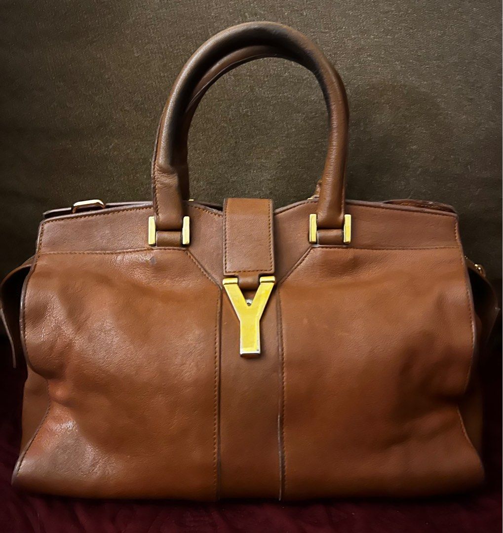 YSL Small Cabas (Category: Luxury Bags & Wallets) located in Cavite. Submitted by lujoylasjoyas (Listing ID 1242410228, Image 1). Description: Guaranteed Authentic Money back guaranteed Size: Small With strap slot Missing strap Signs of usage on handles Bag as is Still slightly negotiable 🤗.