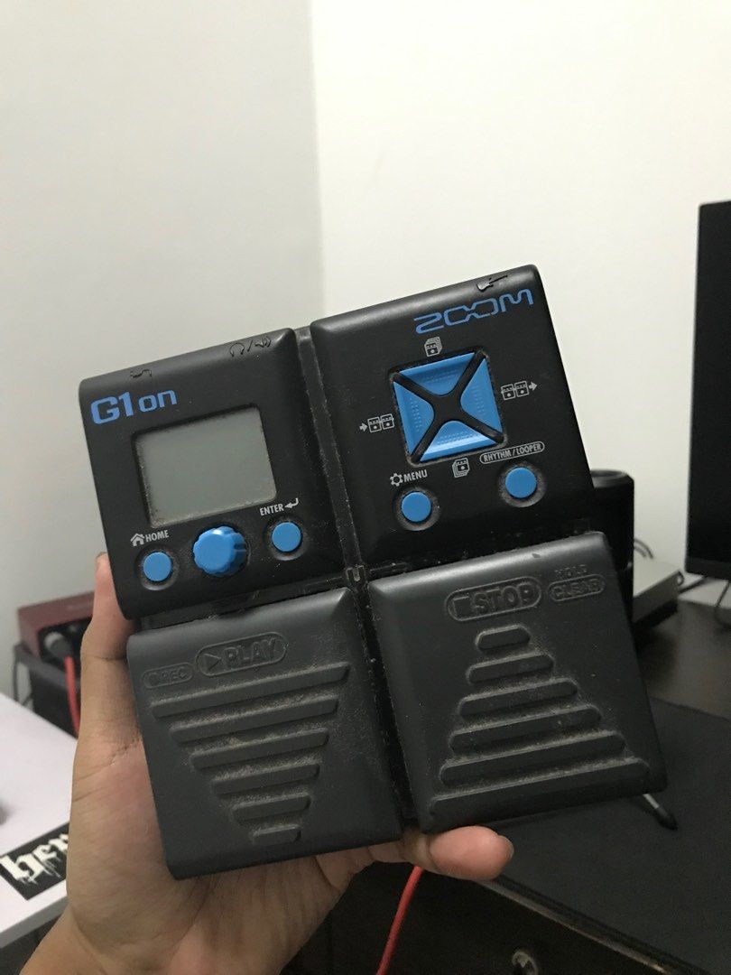 Zoom g1on top