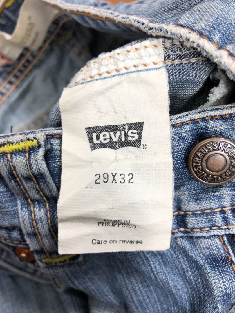 31 x 32.5 Distressed Vintage Levi bootcut Jeans L1538, Men's Fashion,  Bottoms, Jeans on Carousell