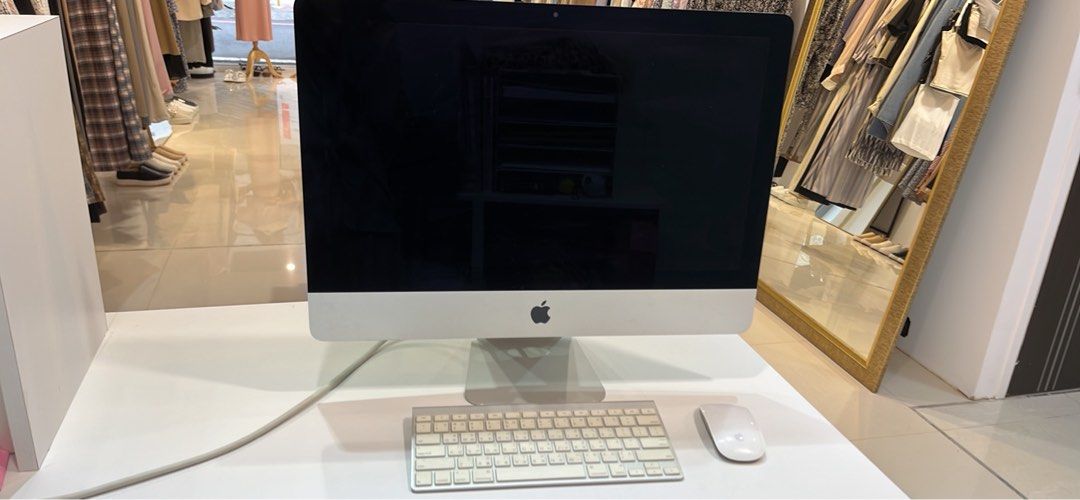 Apple iMac 2014 21.5 inch, 電腦及科技產品, 電腦在旋轉拍賣