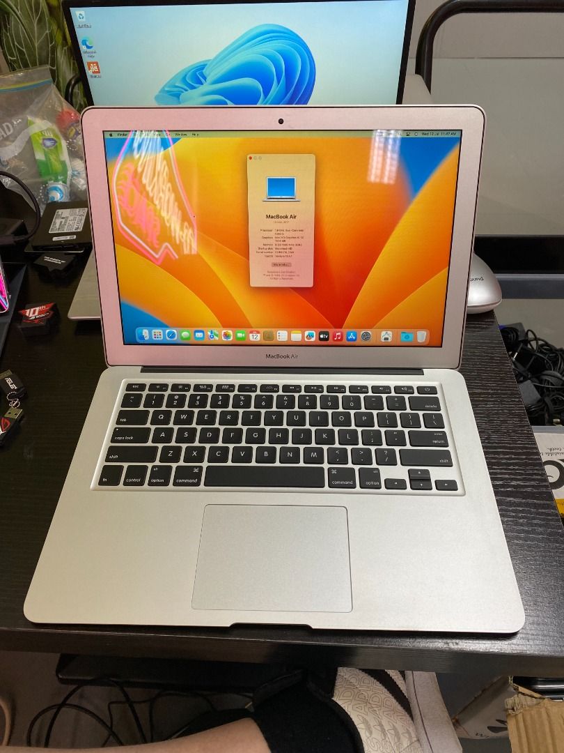 Apple MacBook Air 13 [2015] (Core i5 / 最新MacOS Ventura / Office