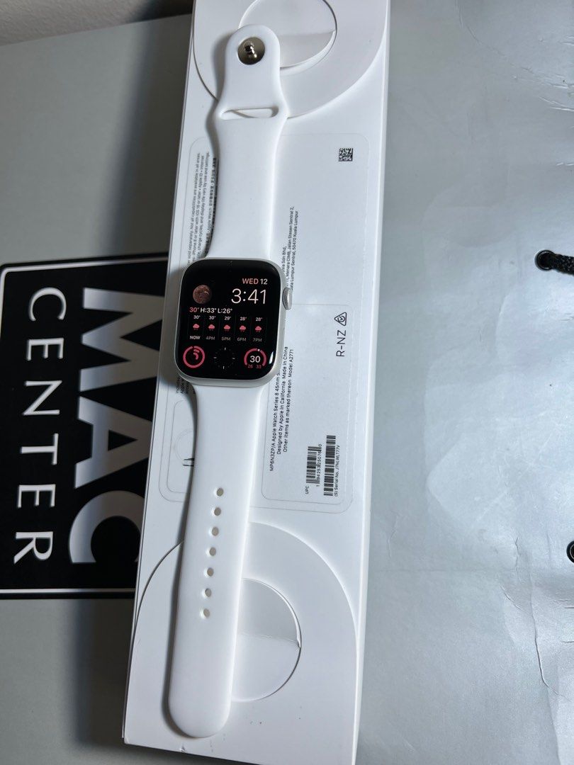 Apple watch series 8 45 mm GPS ( Silver ), Mobile Phones & Gadgets