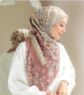 (Kategori: ) berada di . Dikirim oleh rahma_d (ID iklan 1242667967, Gambar 1). Deskripsi: .