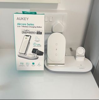 Aukey 3 in 1 Wireless Charging Station