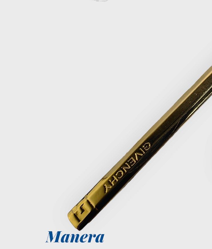 Authentic GIVENCHY Spoon Set (Category: Coffee & Tea Tableware) located in Quezon City. Submitted by manerarestorationservices (Listing ID 1242650076, Image 3). Description: 💯% Guaranteed authentic FROM JAPAN *Brand: GIVENCHY Tea Spoon set JAMAKA *Materials: brass plated w/ 18k gold *Color: yellow gold tone *Size: 5 inches - 13cm *Condition: BRANDNEW w/o box -Used * Inclusions: auth suede case *You're buying PRE-OWNED pls manage your expectation