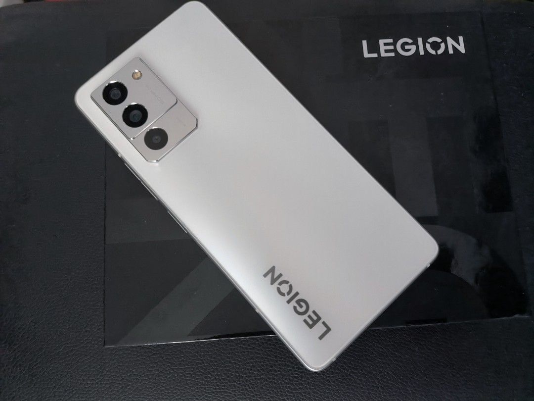 Lenovo Legion Y70 ゲーミングスマホ (8GB 128GB)