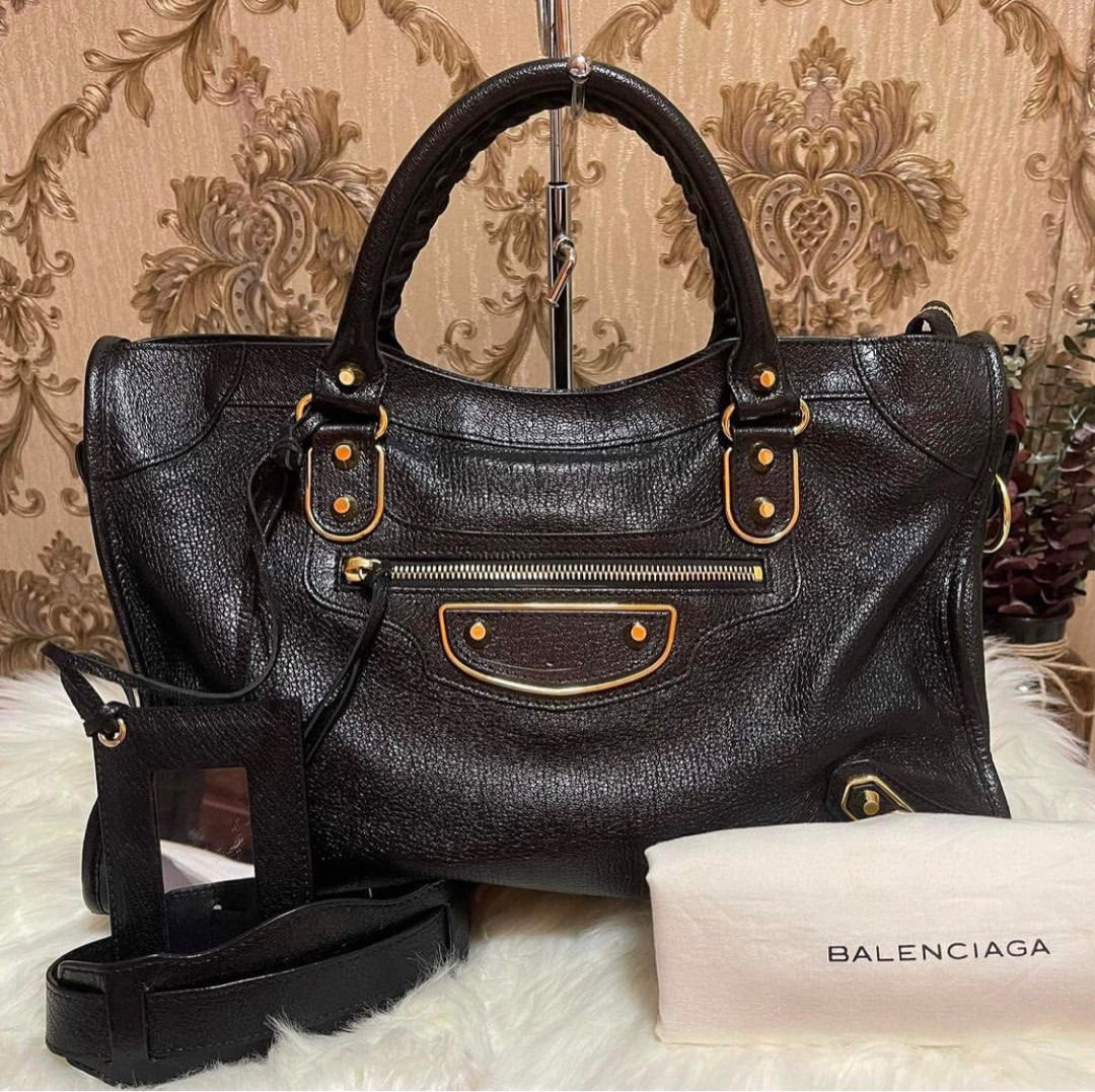 Balenciaga Medium (Category: Luxury Bags & Wallets) located in Manila. Submitted by bagislifeshop (Listing ID 1242594273, Image 1). Description: .
