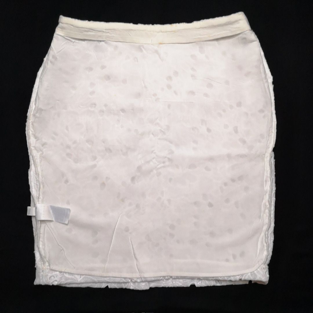 Banana Republic White Floral Embroidered Eyelet Lace Skirt Size US 4 Women s Fashion Bottoms Skirts on Carousell