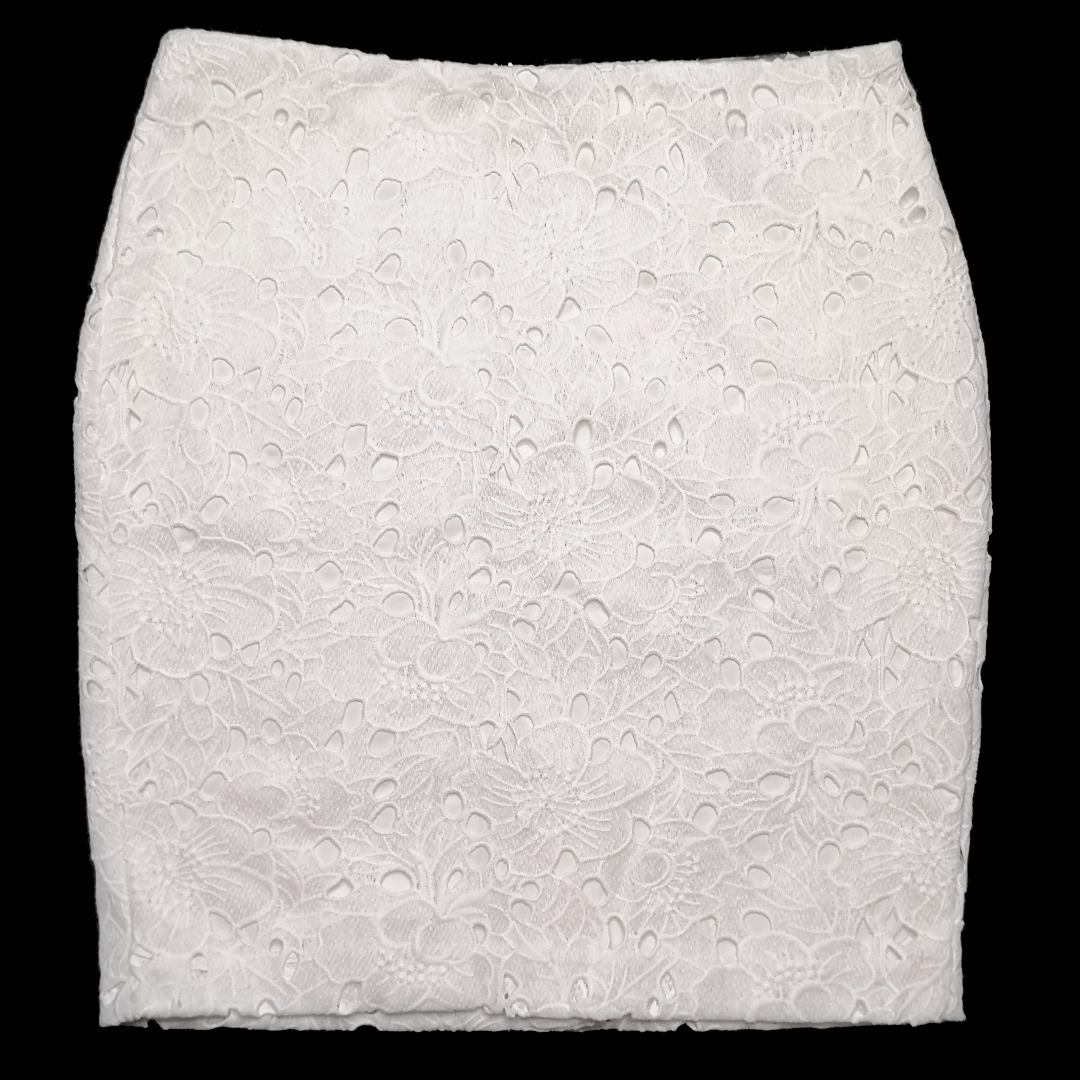 Banana Republic White Floral Embroidered Eyelet Lace Skirt Size US 4 Women s Fashion Bottoms Skirts on Carousell