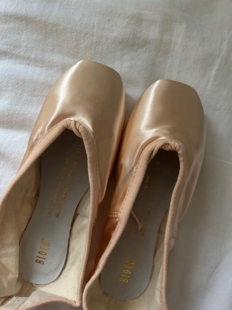 Bloch Suprima Pointe Shoes Women s Fashion Footwear Flats Sandals on Carousell