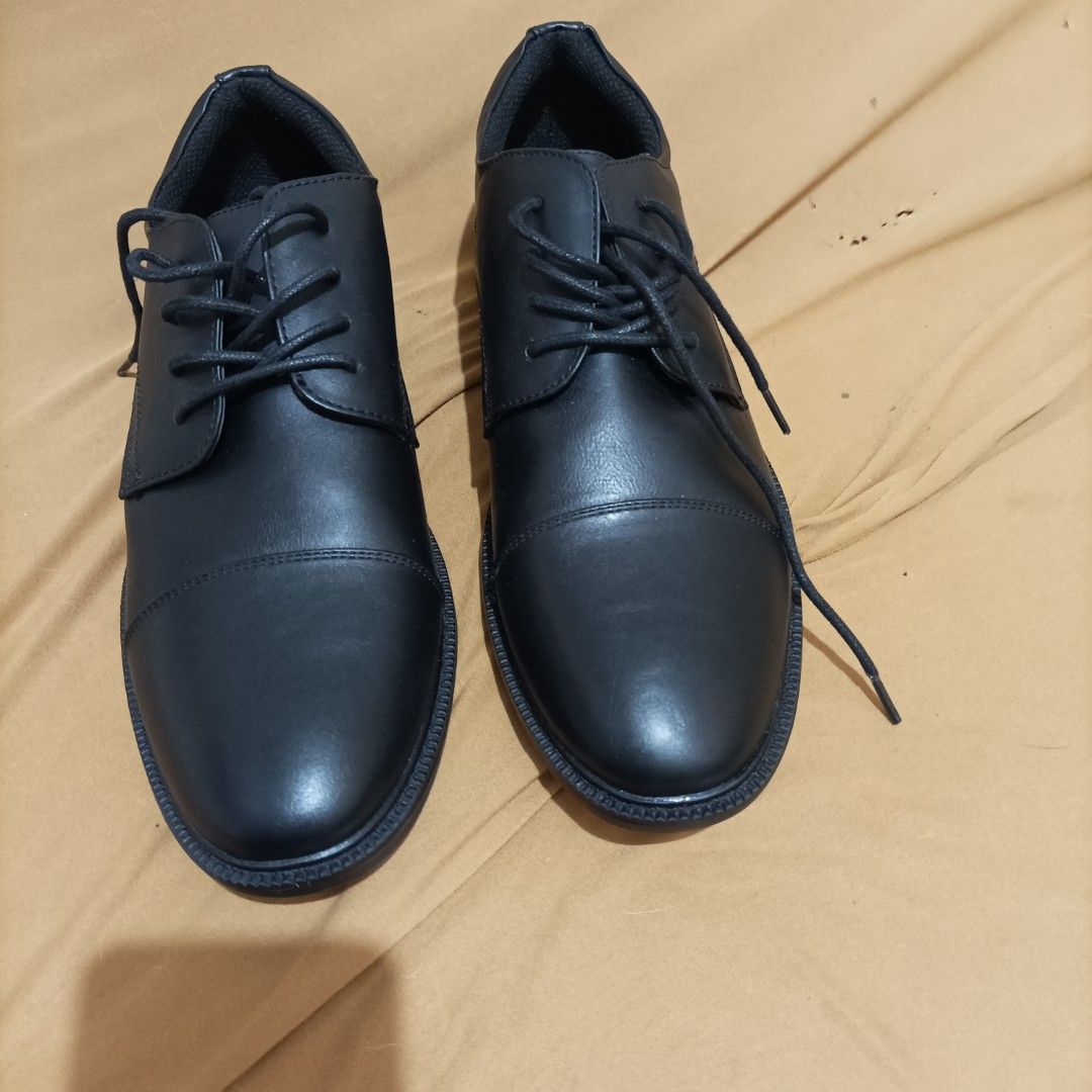 Brand new men black shoes brand name