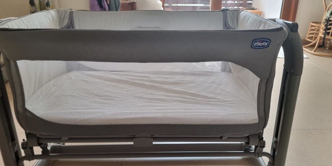 Chicco next to me cot, Babies & Kids, Baby Nursery & Kids Furniture