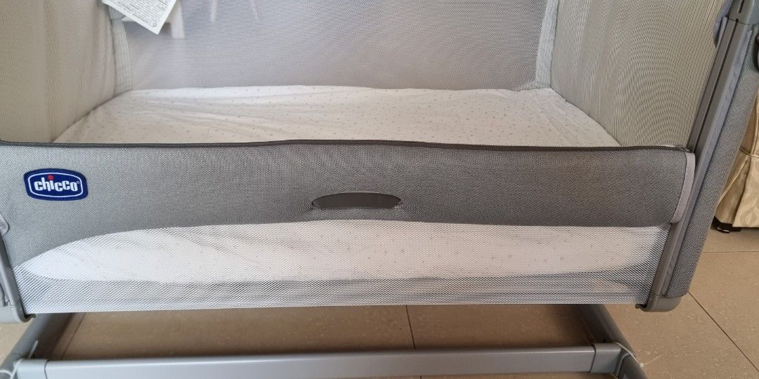 Chicco next to me cot, Babies & Kids, Baby Nursery & Kids Furniture