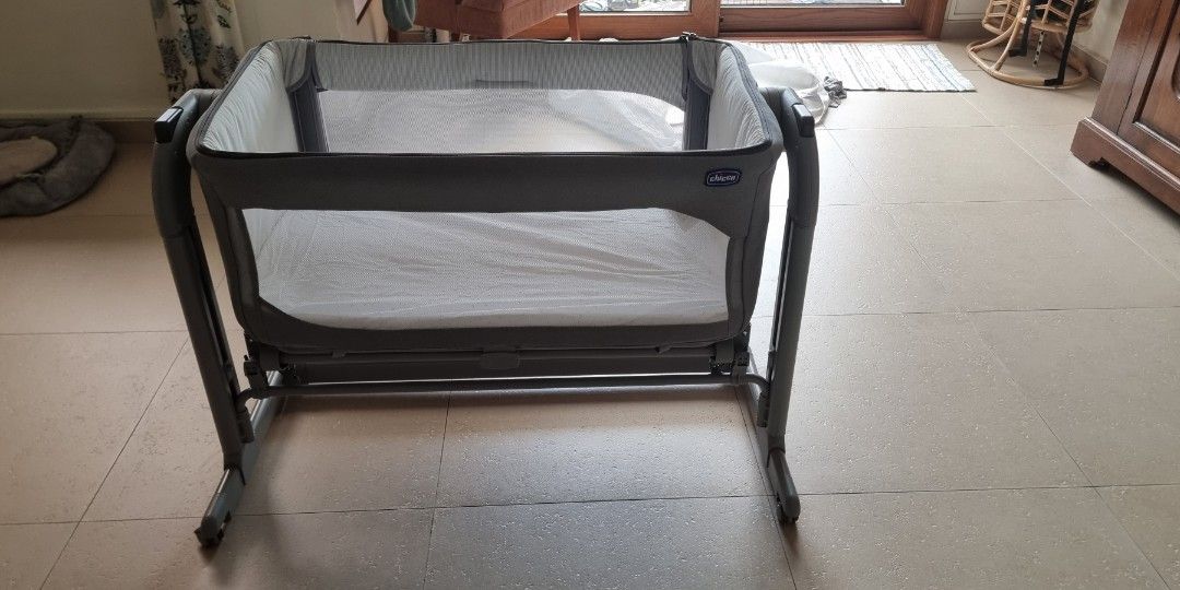 Chicco next to me cot, Babies & Kids, Baby Nursery & Kids Furniture
