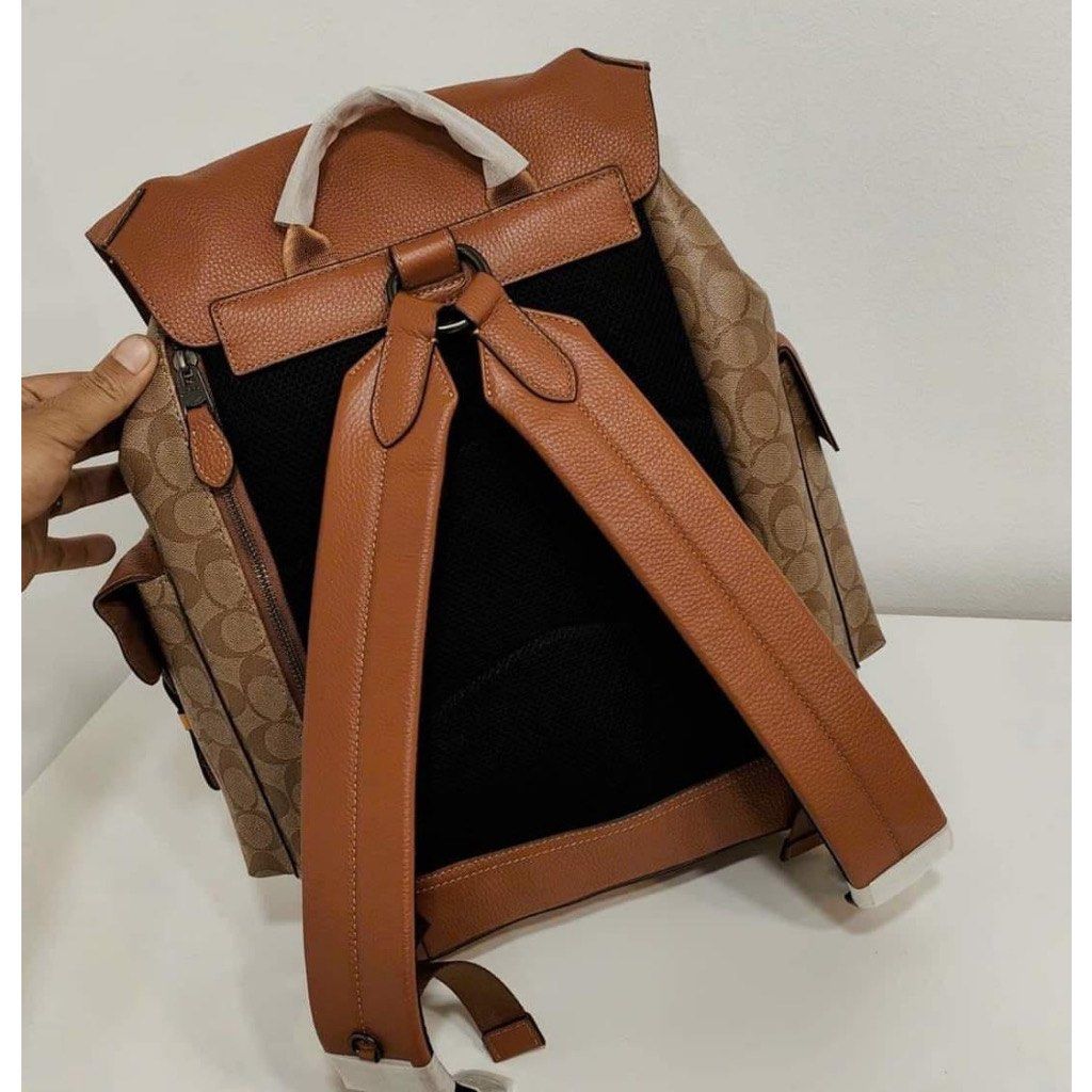 Coach HUDSON backpack 🎒 (Category: Luxury Bags & Wallets) located in Las Pinas. Submitted by yhn_boutique (Listing ID 1242681672, Image 2). Description: New arrival 📌Actual pic posted 📌cod via lalamove/ grab 📌J&T pay today ship today 📌 complete inclusions .