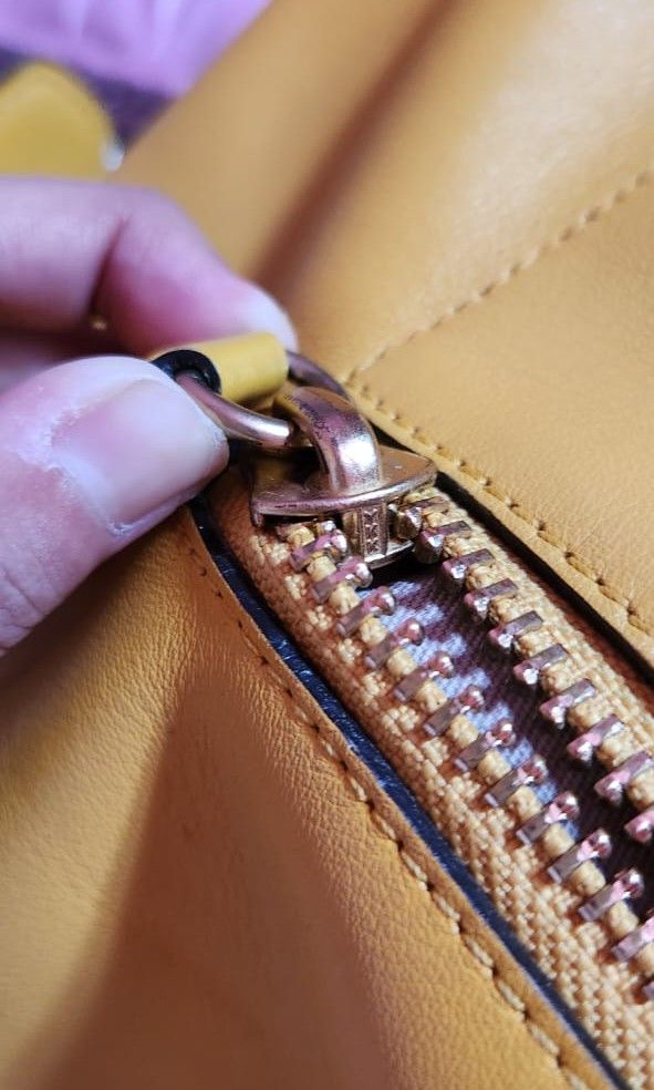 Coach ykk zipper 2025