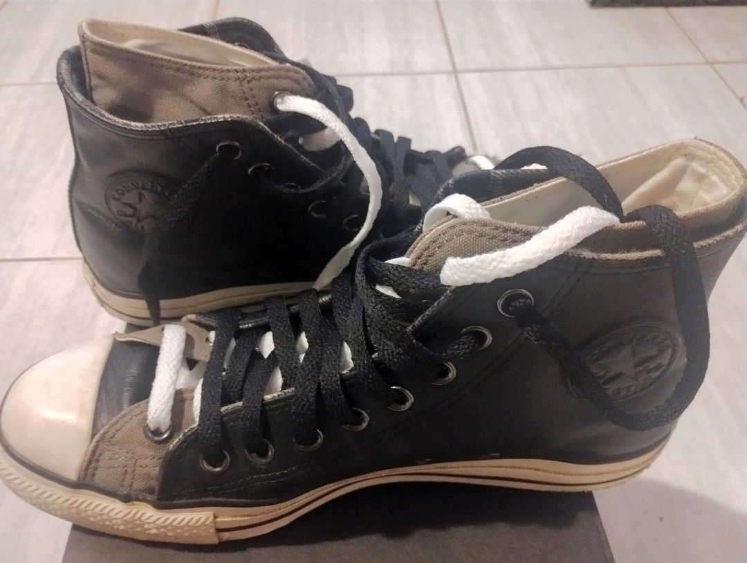Converse Chuck Taylor high top leather (Category: Sneakers) located in Cainta. Submitted by dawni2506 (Listing ID 1242580487, Image 3). Description: High cut double layer chucks by Converse. Inner is canvas, outer is leather. Kakabili din po dito s Carousell but haven't used it because it's too big for my son. Sayang nga, ganda p naman nya. No cracks or peeling s leather, light usage s soles. Selling coz I need to get him another pair lol 8.5 US 