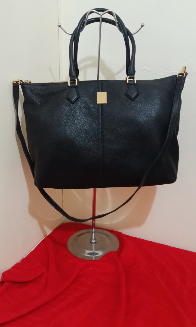 Couronne Leather Shoulder bag with sling on Carousell