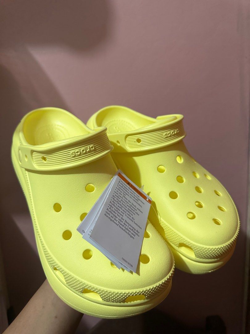 Crocs Sulfur Crush Clog W9, Women's Fashion, Footwear, Wedges on Carousell