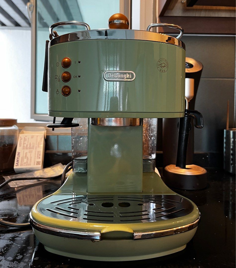 Delonghi Icona coffee machine with burr coffee grinder, TV & Home